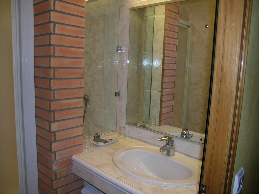 Hotel La Pergola Amelie-les-Bains-Palalda Phòng bức ảnh